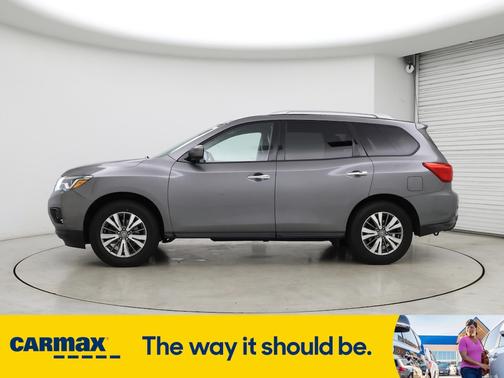 2019 Nissan Pathfinder SV