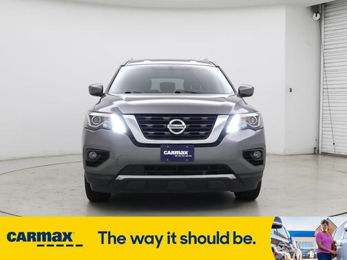 2019 Nissan Pathfinder SV