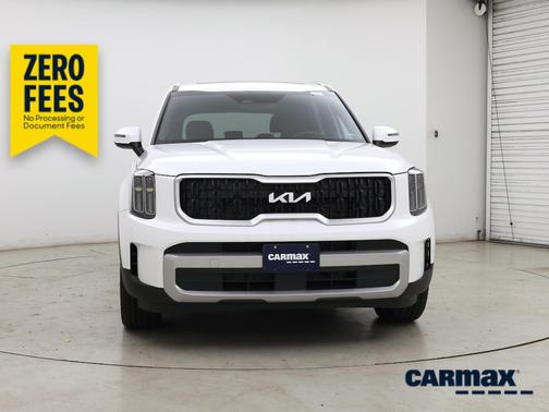 White 2023 Kia Telluride EX