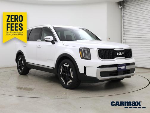 White 2023 Kia Telluride EX