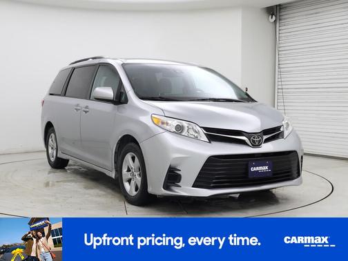 2019 Toyota Sienna LE