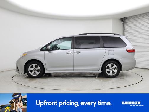 2019 Toyota Sienna LE
