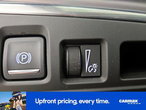 Black 2018 Cadillac XT5 Luxury