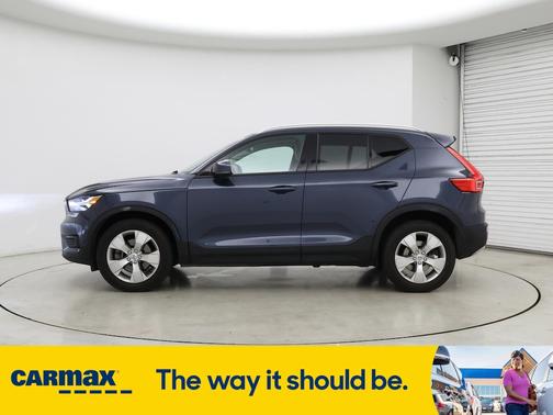 2021 Volvo XC40 T5 Momentum
