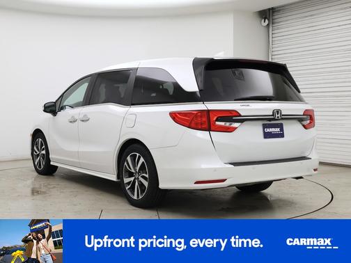 White 2023 Honda Odyssey Touring