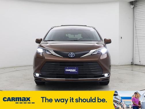 2022 Toyota Sienna XLE