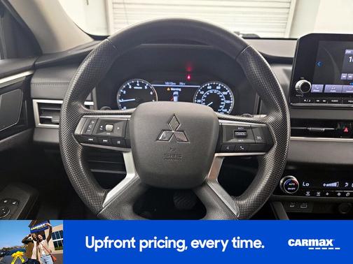 Black 2022 Mitsubishi Outlander ES
