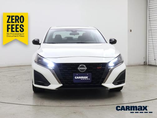 White 2023 Nissan Altima SR