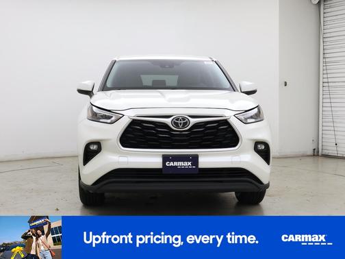 White 2020 Toyota Highlander LE