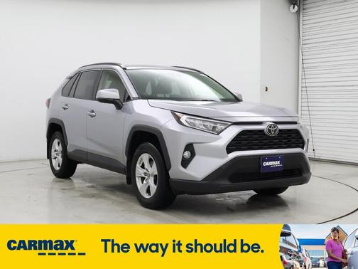 2020 Toyota RAV4 XLE