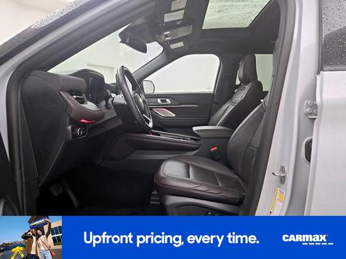 Silver 2025 Ford Explorer Platinum