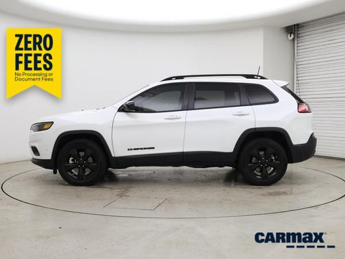 White 2023 Jeep Cherokee Altitude Lux