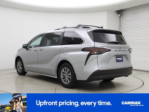 2025 Toyota Sienna XLE