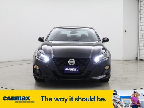 2022 Nissan Altima SR