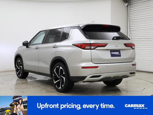 Silver 2022 Mitsubishi Outlander SE