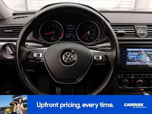 2017 Volkswagen Passat SE
