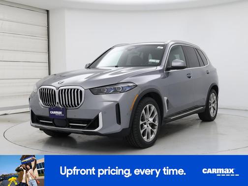 Gray 2024 BMW X5 xDrive40i