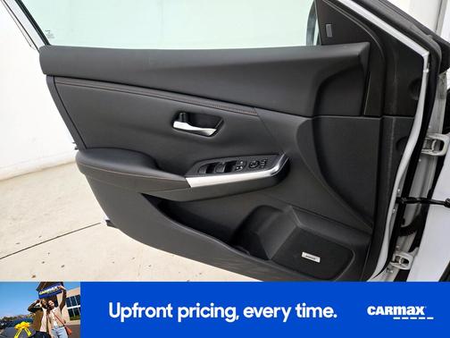 White 2022 Nissan Sentra SR