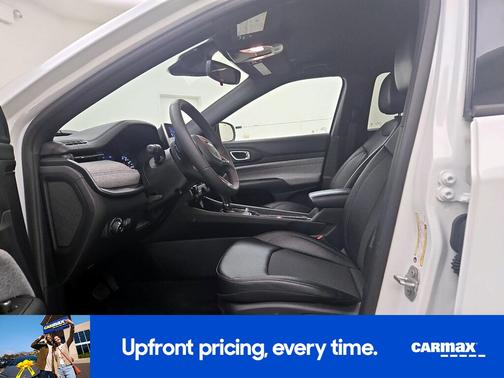 White 2025 Jeep Compass Latitude