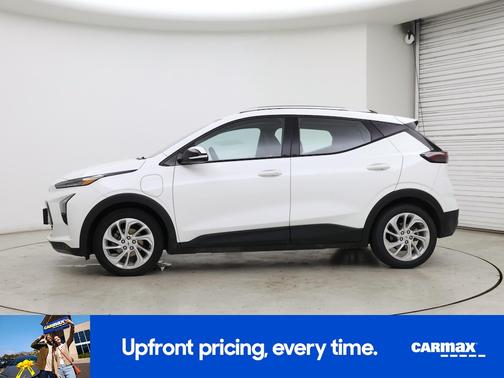 White 2022 Chevrolet Bolt EUV LT