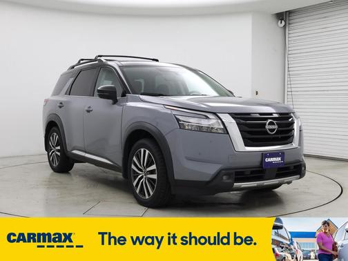 2022 Nissan Pathfinder Platinum
