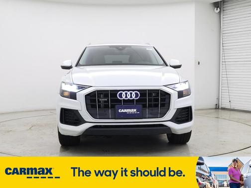 2023 Audi Q8 Premium
