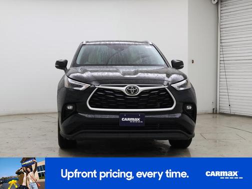 Black 2023 Toyota Highlander XLE