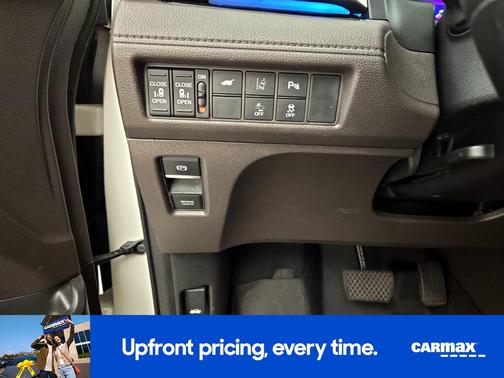 White 2018 Honda Odyssey Elite