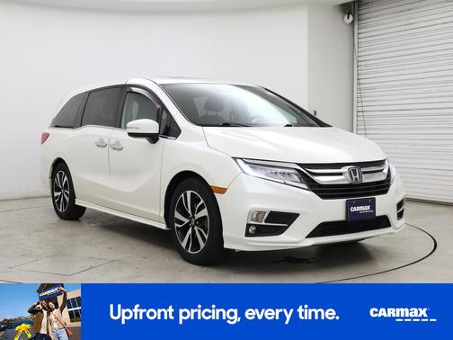 White 2018 Honda Odyssey Elite
