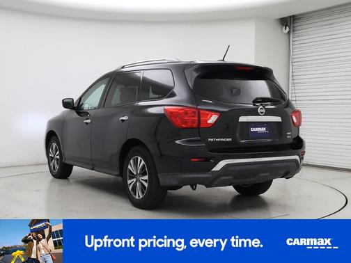 2018 Nissan Pathfinder SV