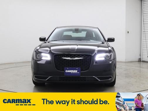 2019 Chrysler 300 Touring