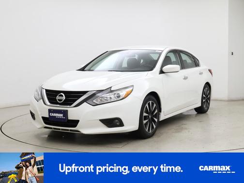 White 2018 Nissan Altima SV