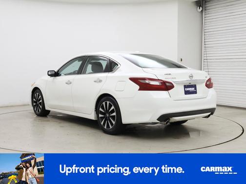 White 2018 Nissan Altima SV
