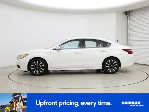 White 2018 Nissan Altima SV