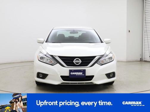 White 2018 Nissan Altima SV