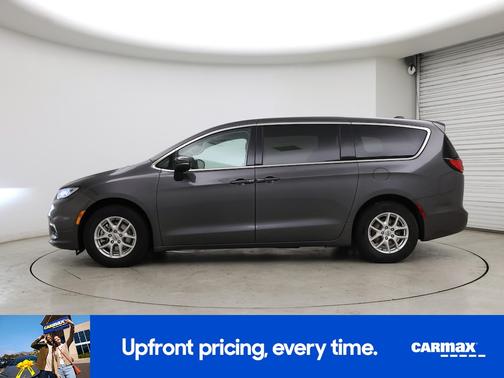 Gray 2023 Chrysler Pacifica Touring L
