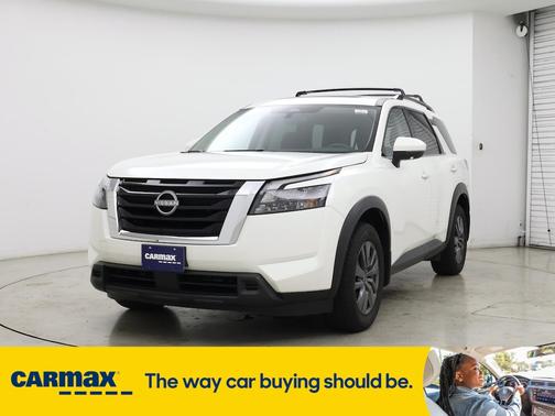 2023 Nissan Pathfinder SV