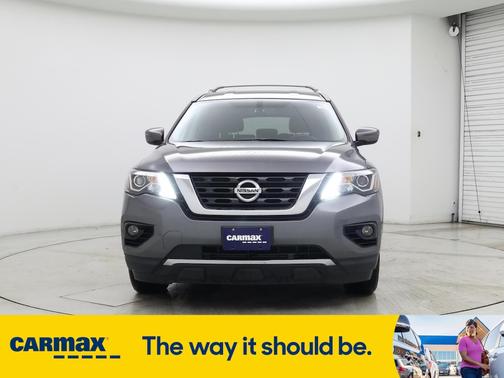 2017 Nissan Pathfinder SV