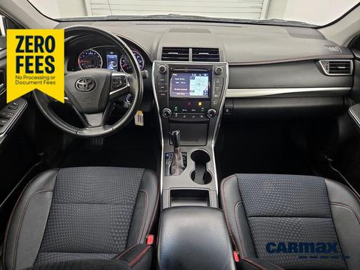 White 2015 Toyota Camry SE