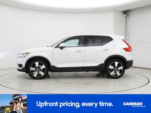 2020 Volvo XC40 T5 Momentum