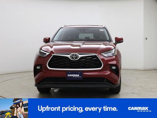Red 2023 Toyota Highlander XLE
