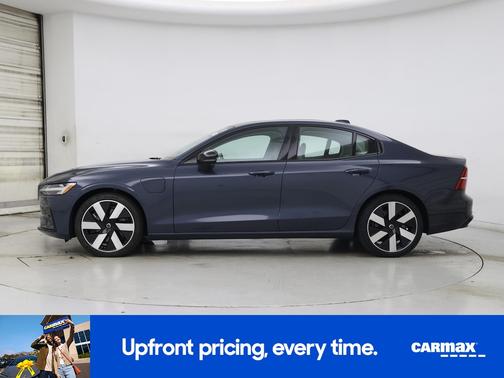 2024 Volvo S60 Recharge Plug-In Hybrid T8 Plus Dark Theme