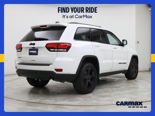 White 2018 Jeep Grand Cherokee Upland
