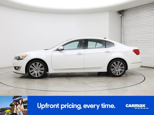 White 2016 Kia Cadenza Premium
