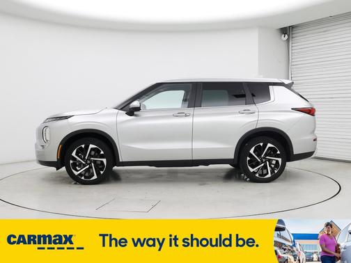 2023 Mitsubishi Outlander SE