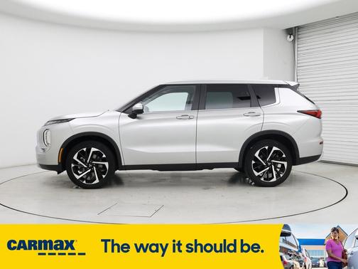 2023 Mitsubishi Outlander SE