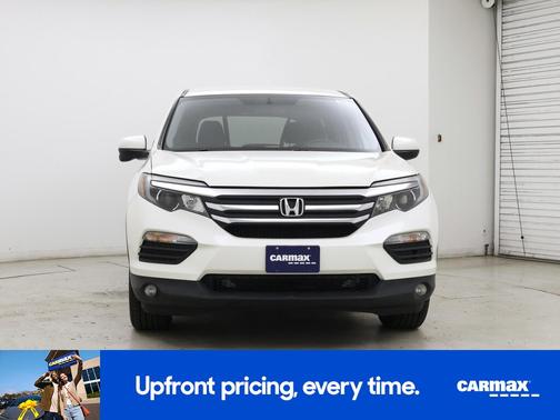 White 2018 Honda Pilot EX