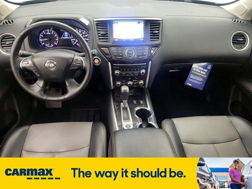 2019 Nissan Pathfinder SL