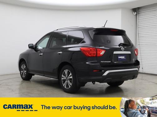 2017 Nissan Pathfinder SL