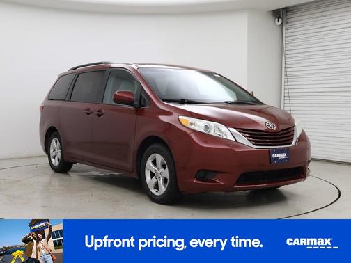2016 Toyota Sienna LE